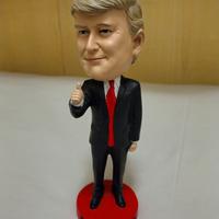 Statuetta Donald Trump altezza 20 cm da scrivania