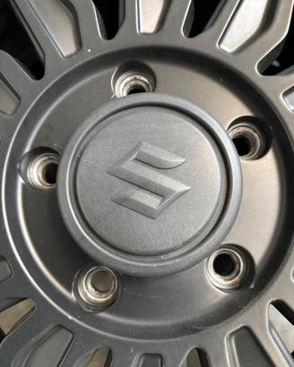 Gomme Bridgestone, cerchi originali Suzuki Jimmy