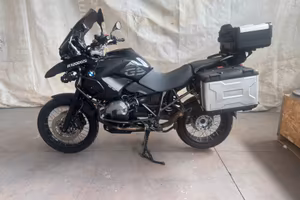 Bmw gs 1200 bialbero triple black