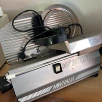 Affettatrice novitalia inox220