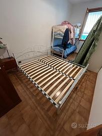 Letto con rete a doghe