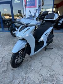 HONDA SH350 in HFP MOTORS MONOPOLI