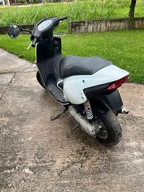 Scooter Aprilia RALLY