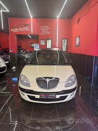 Lancia Ypsilon 1.3 MJT 75 CV Platino