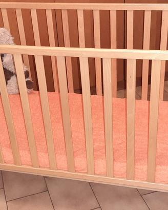 Lettino in legno per bimbi