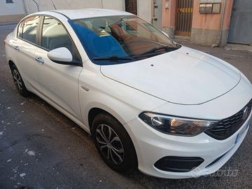 Auto fiat tipo