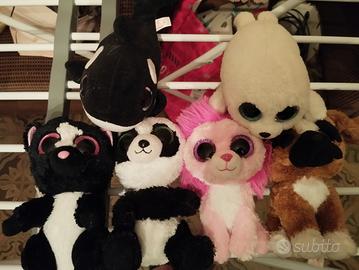 6 PEELUCHE BEANIE BOOTS
