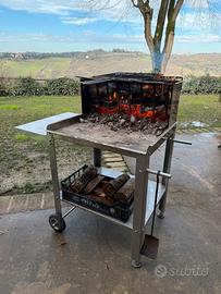 Barbecue in acciaio inox con braciere