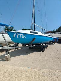 Barca a vela con deriva mobile tipo Alpa 550