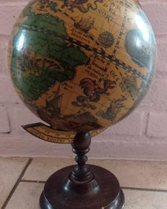 Mappamondo stile vintage 