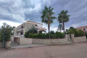 Villa di 413 m² con 5 locali e box auto doppio a B