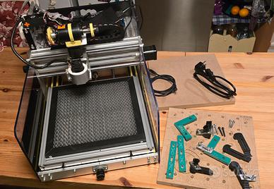 Fresa cnc da banco 3030 con laser e protezioni