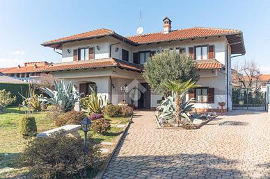 VILLA SINGOLA A BARBANIA
