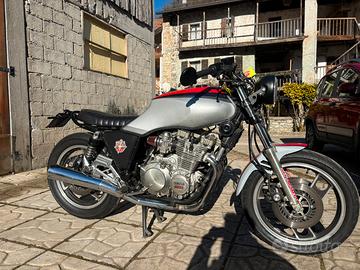 Yamaha XJ-750 Maxim Cafe Racer