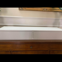 Consolle sospesa bianca