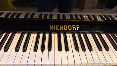 Pianoforte mezza coda Niendorf  Baby Grand