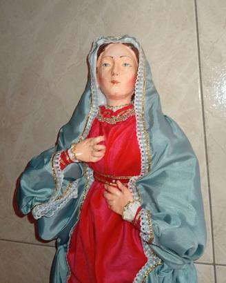 Statua di Madonna -restaurata ,con abiti pregiati