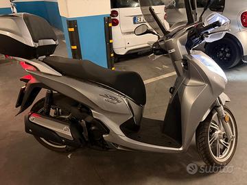Honda SH 300 ABS  Km 2.300 praticamente NUOVO.
