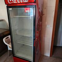 frigorifero coca cola più San Benedetto