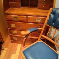 Mobile e mensole in stile marinaro