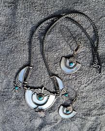 collana con orecchini