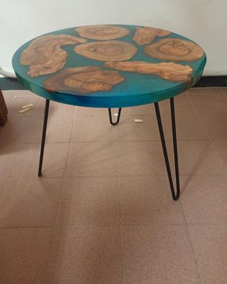 tavoli i. legno e resina