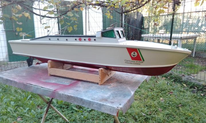 Motovedetta motoscafo barca scafo ec