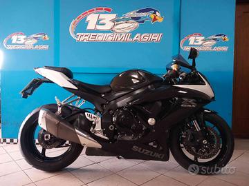 SUZUKI GSX R 750