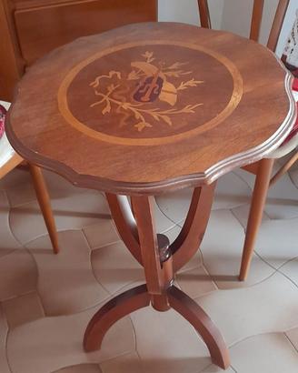 Tavolino in legno