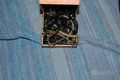 BRACCIALI COLLANE E OROLOGIO