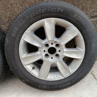 Cerchi con gomme da neve