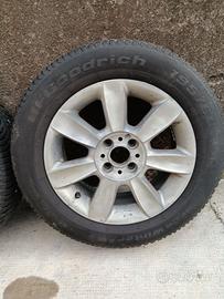 Cerchi con gomme da neve