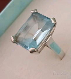 anello in oro bianco 18 kt con topazio azzurro 