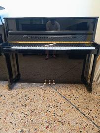 Pianoforte Schimmel K122 modello top di gamma