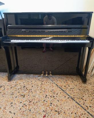 Pianoforte Schimmel K122 modello top di gamma