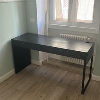 Scrivania nera Ikea
