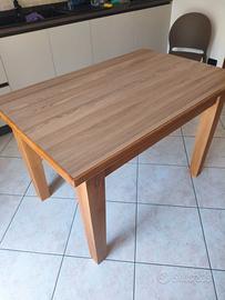 Tavolo in legno