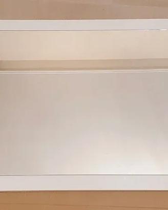 Specchio rettangolare con cornice bianca