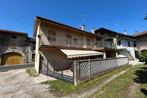 CASA IN LINEA DI TESTA TRICAMERE - AMPIO TERRAZZO