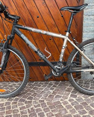Mountain Bike con ruote da 26 pollici per ragazza/