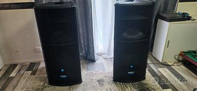 Amplificate Mackie SR1530