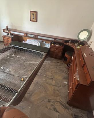 Mobili legno, divano