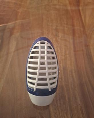 TRAPPOLA PER ZANZARE INSETTI VOLANTI TECNOLOGIA UV