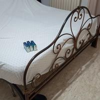 Struttura letto matrimoniale