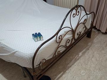 Struttura letto matrimoniale