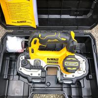 Sega a nastro per metalli compatta DeWalt DCS377NT