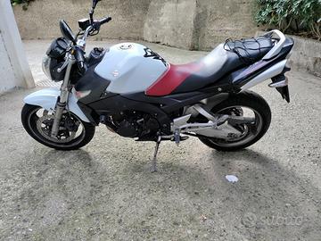 Suzuki GSR 600 - 2008