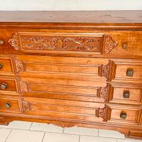 Cassettiera cassettone  in legno con decorazioni