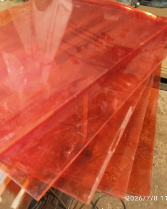 fogli di plexiglass rossi 