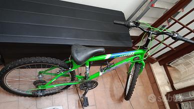 BICICLETTA 24" VERDE  ' COME NUOVA '